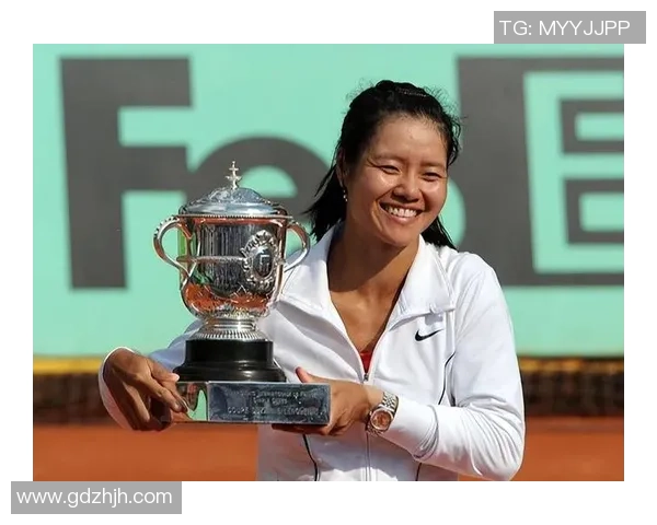 深度对话：李娜如何在足球世界中追逐梦想与挑战人生